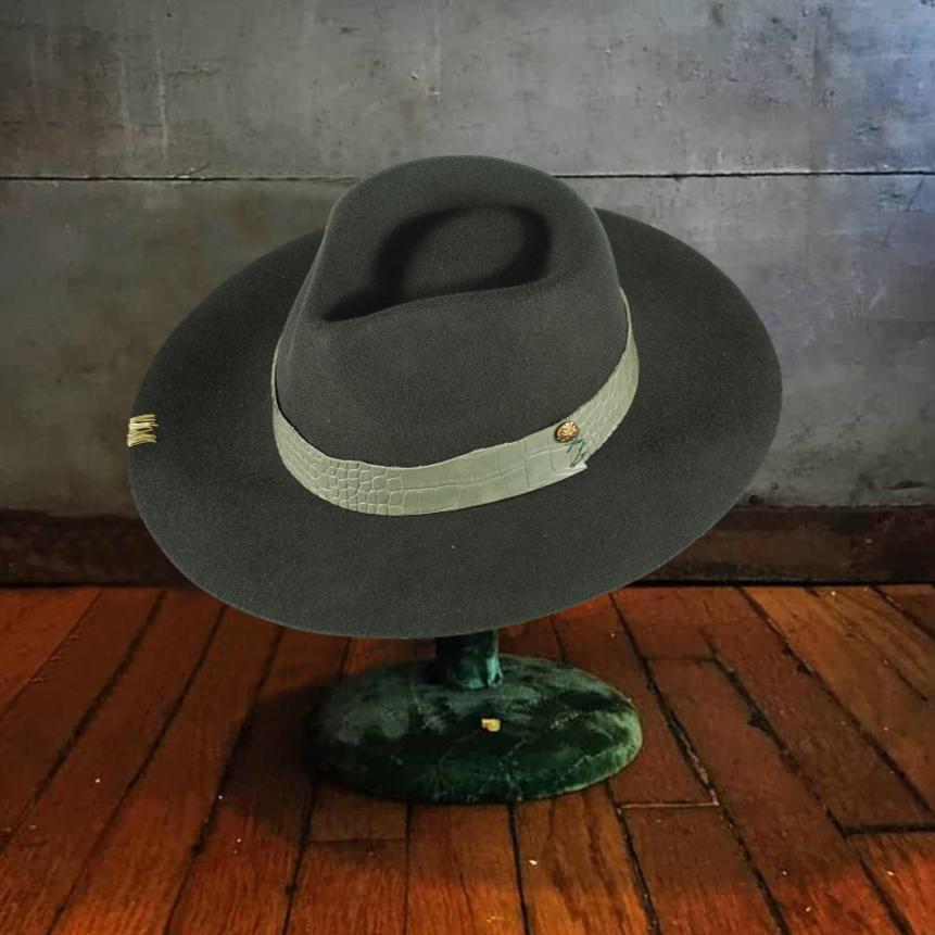 Vintage Fedora Felt(Includes All The Accessories)